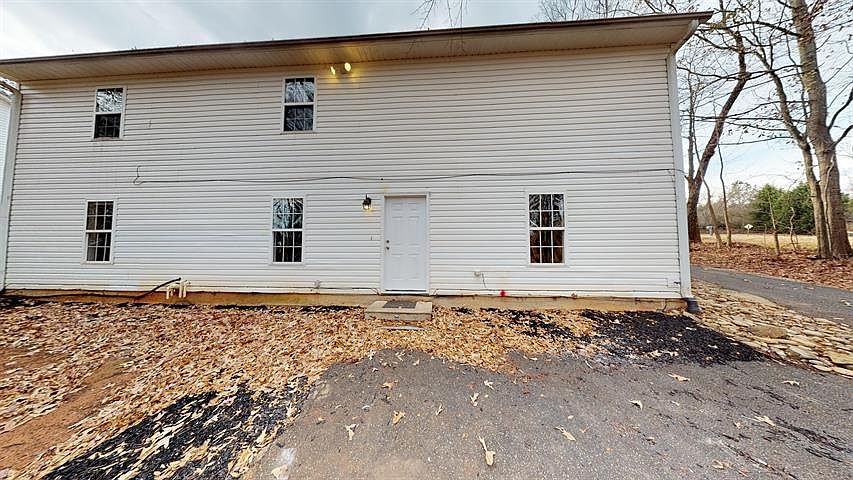1st image of 210 Laurelwood Dr #B