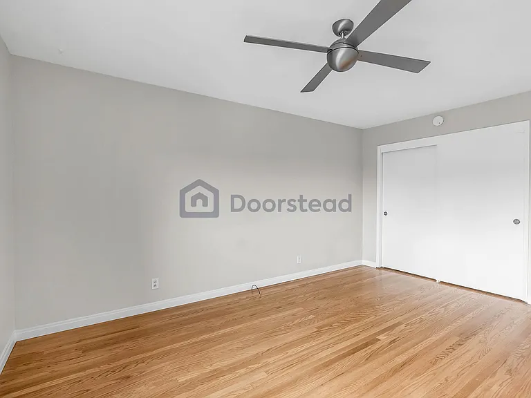 2913 Bayview Dr — Photo 30