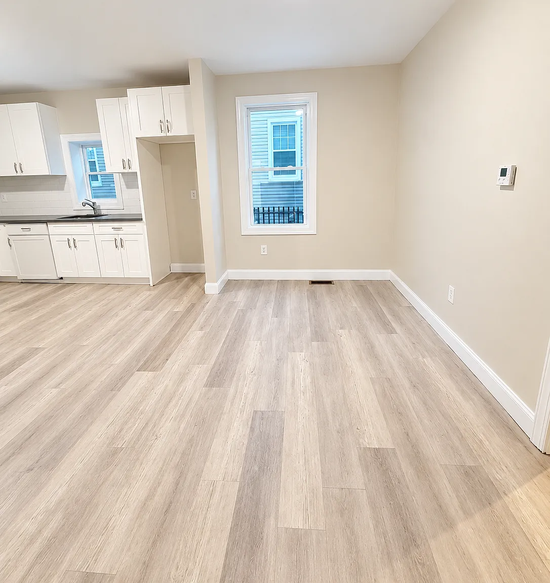 4 bed, $2,400 — Photo 3