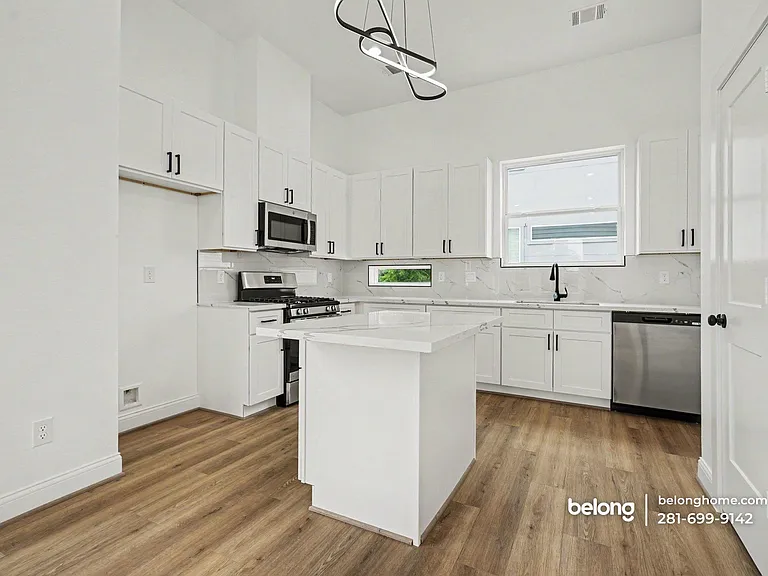 6350 Culberson St — Photo 8