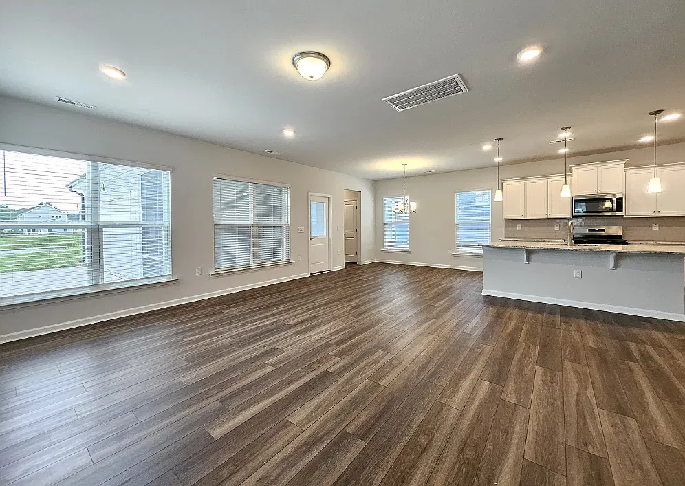4 bed, 2518 sqft, $2,535 — Photo 4
