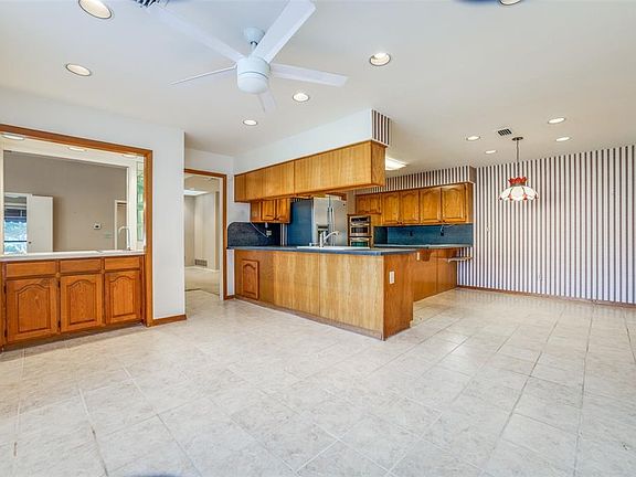 3rd image of 6123 Copperhill Dr