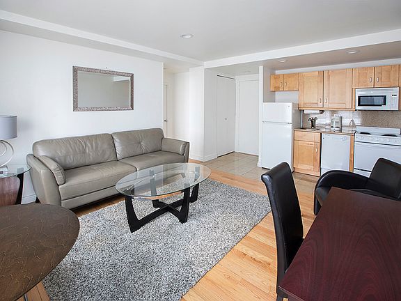 4th image of 150 W 51st St APT 1233