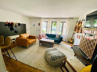 5521 Maple St, Mission, KS 66202