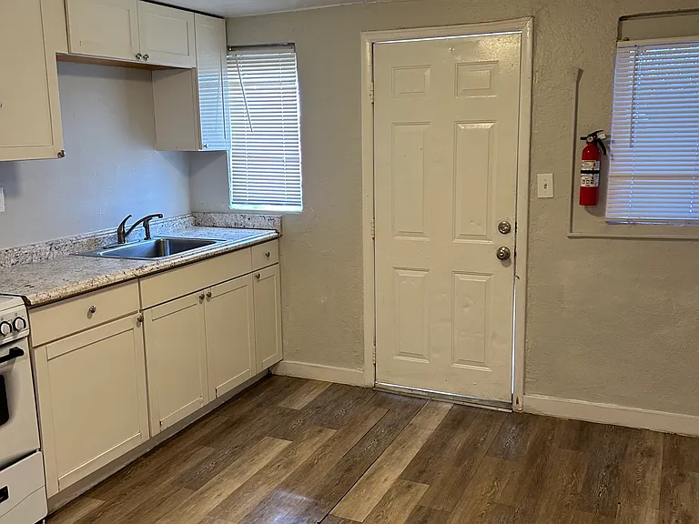 636 S Quitman St #5 — Photo 3