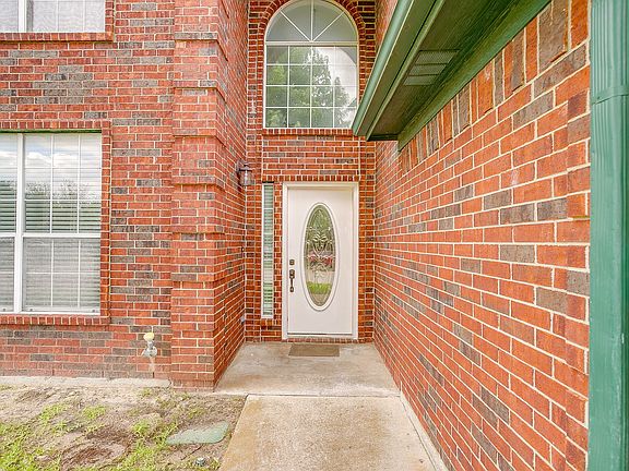 4th image of 8601 Garden Springs Dr