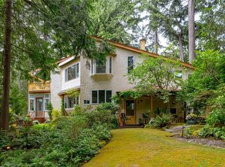 3293 McGuire Way, Nanaimo, BC V9G 1C4