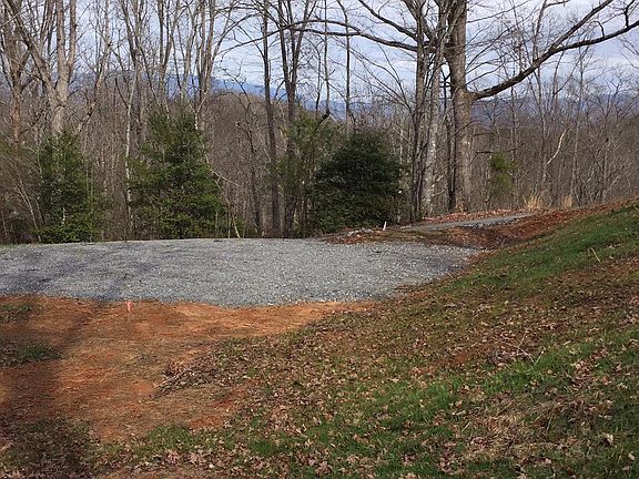 5th image of 706 Bear Run