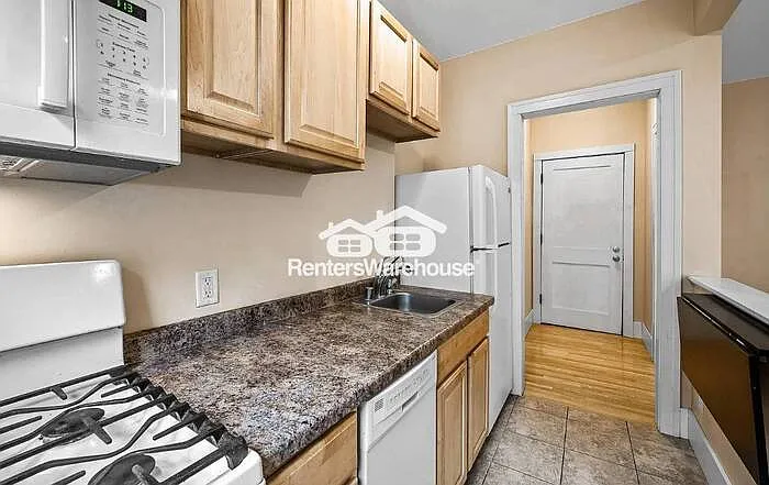 2218 Nicollet Ave #23 — Photo 6