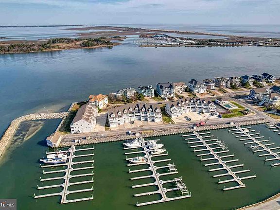 3rd image of 23 Marina View Ct #B4