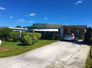 6 Chateau Way, Naples, FL 34112