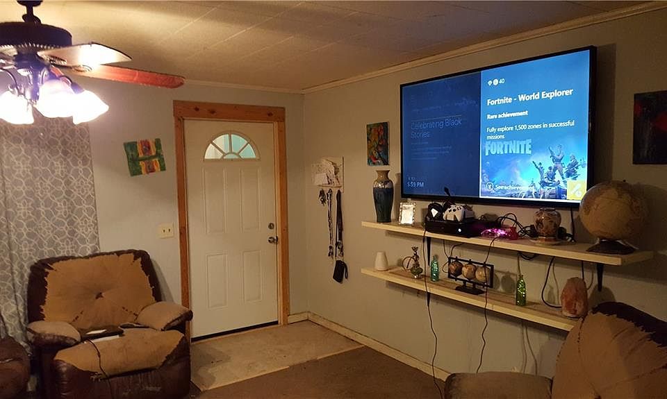 2nd image of 404 Avenue 3 NE