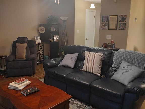 5th image of 12064 COBBLEWOOD Lane N