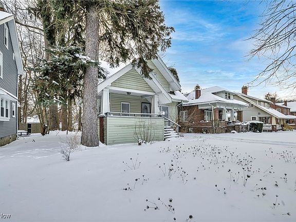 4th image of 978 Delia Ave
