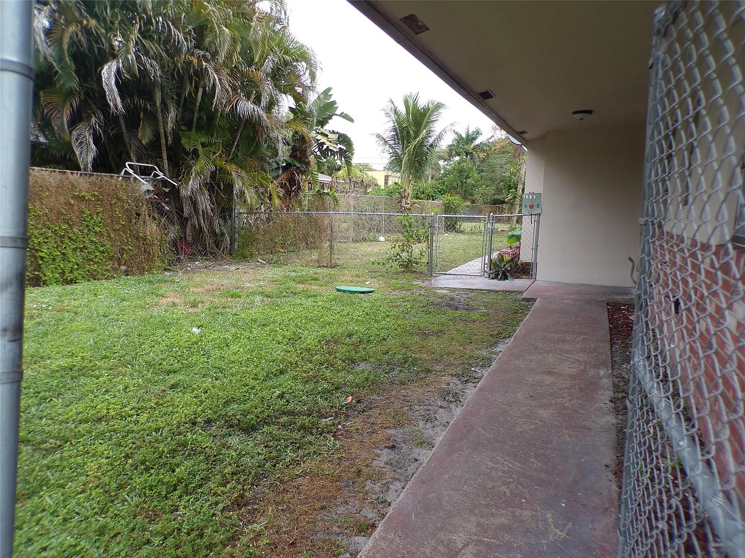 2 bed, 1.0 bath, 1050 sqft, $1,950 — Photo 3