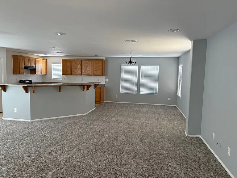 10039 Mystic Lake Ave — Photo 3