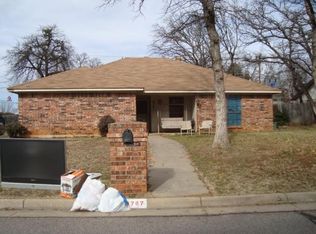 4707 Bayberry Dr, Arlington, TX 76017