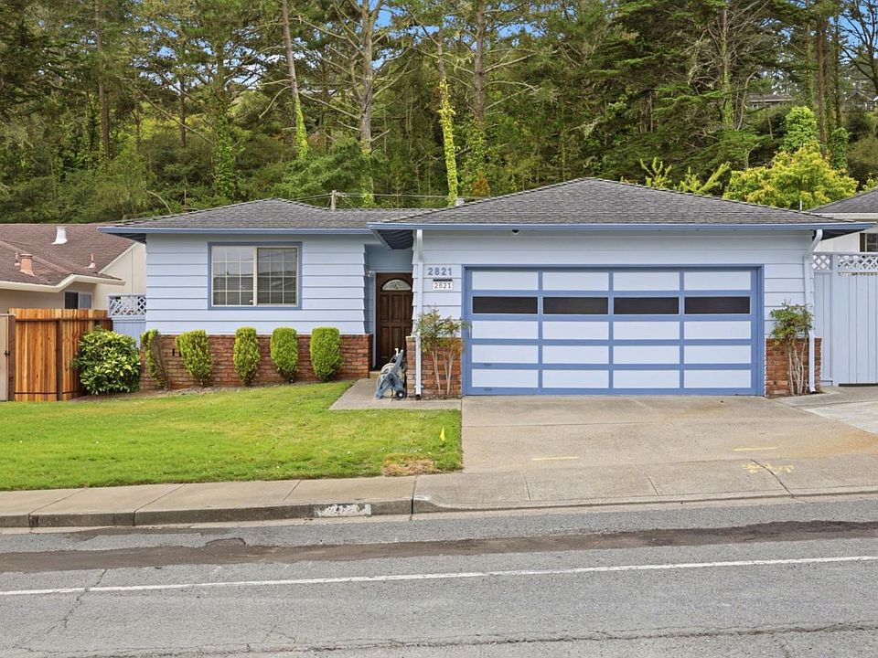 1st image of 2821 Oakmont Dr