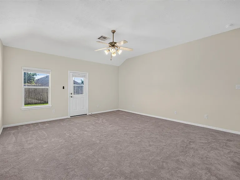 24715 Hikers Bend Dr — Photo 15