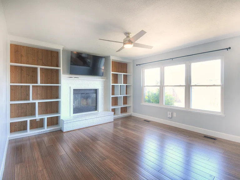 1276 Canoe Creek Dr — Photo 4