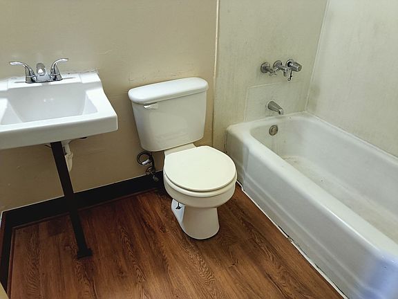 3rd image of 6226 W Lawn Ave APT 3