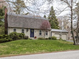 28 Broad Cove Rd, Cape Elizabeth, ME 04107