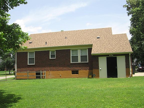 4th image of 622 Shady Ln