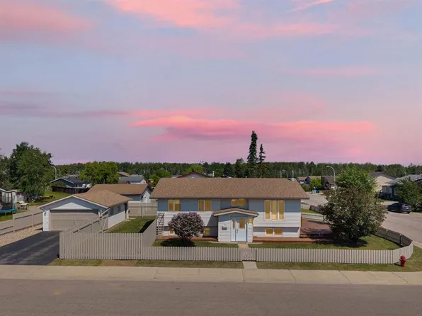 100 W Caldwell Cres, Wood Buffalo, AB T9K 1G2