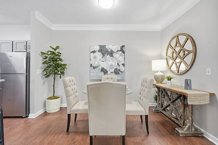 The Glen at Alexander Apartments — Photo 17