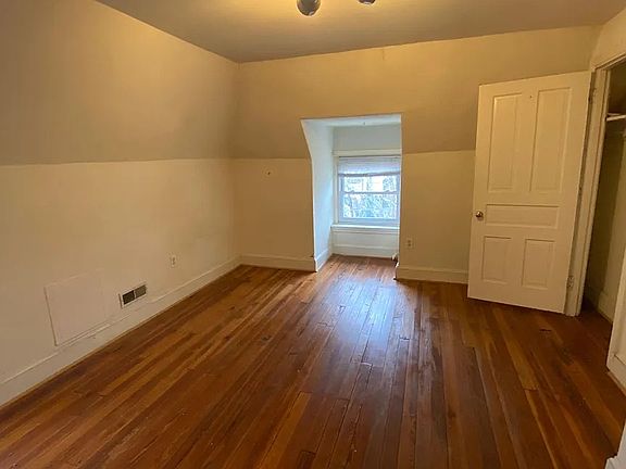 3rd image of 316 S 43rd St #C