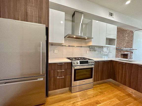 3rd image of 139 W 126th St #3G