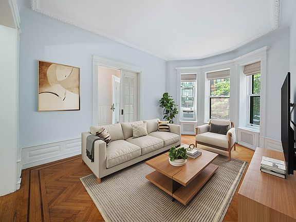 4th image of 593 2nd St #1