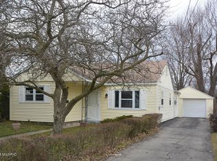 823 Sunnock Ave, Kalamazoo, MI 49001