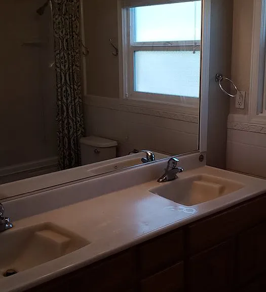 926 Louisa Ct — Photo 5