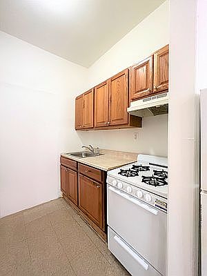 5th image of 424 W 154th St #4F