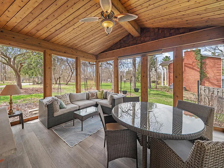 2854 Parkridge Dr — Photo 10
