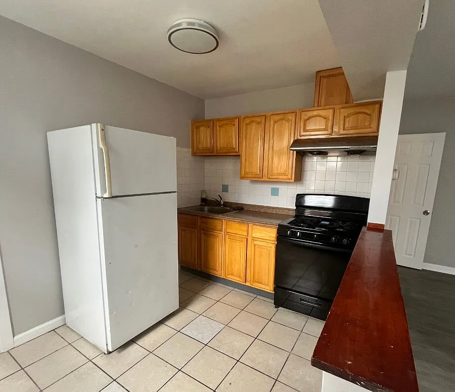 1 bed, 750 sqft, $950 — Photo 3