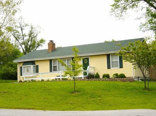 8401 Lavern Rd, Pleasant Valley, MO 64068