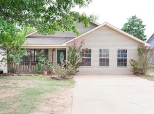 1912 N Hills Blvd, Van Buren, AR 72956