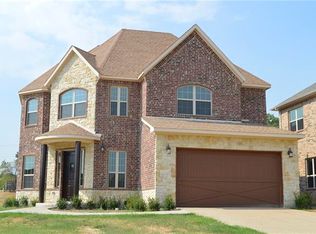 636 Waterchase Dr, Fort Worth, TX 76120
