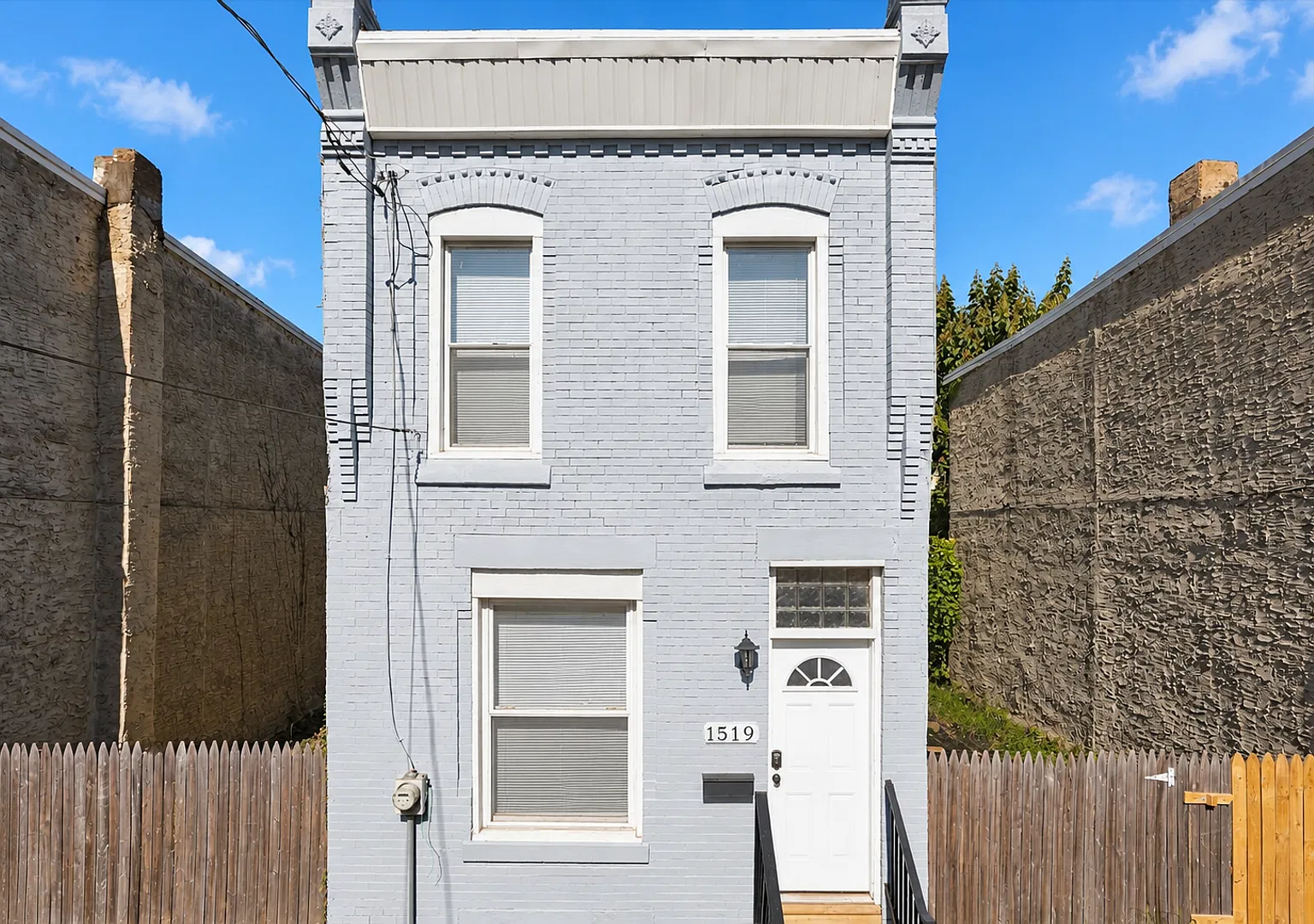 Renovated 2 Bedroom House in North Philly — Photo 1
