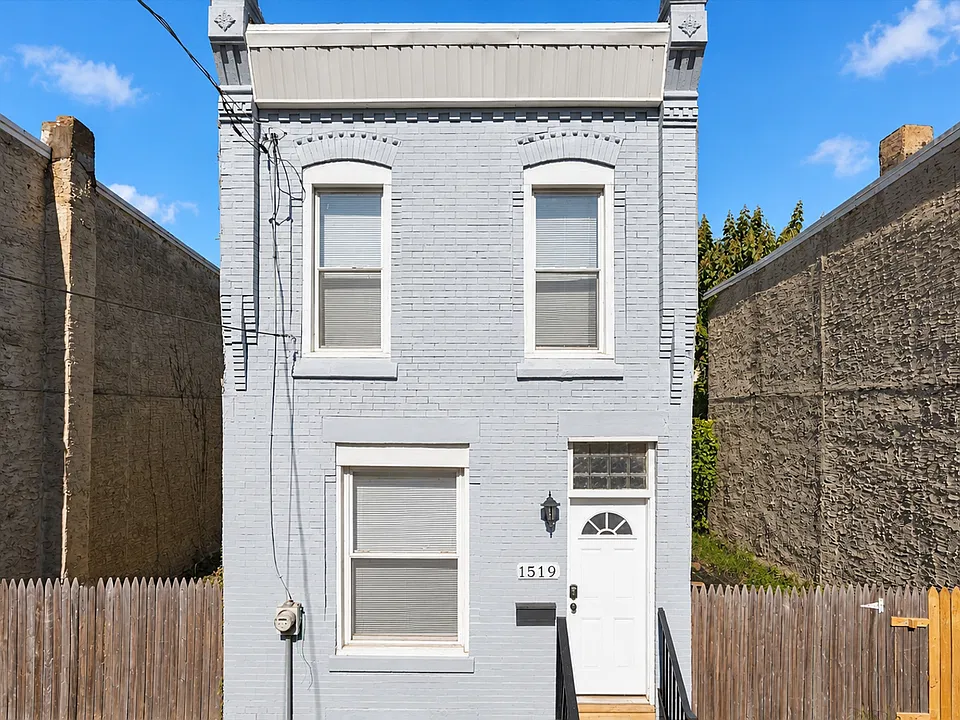 1519 W Oakdale St