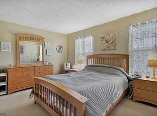 2703 Pinhorn Dr, Bridgewater, NJ 08807