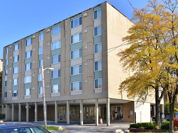 2nd image of 2815-2825 E 130th St