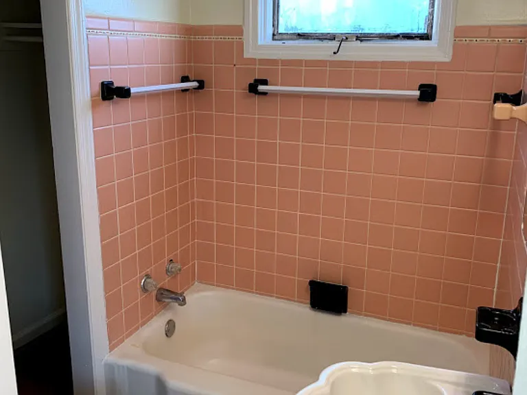 940 Hickman Rd #4 — Photo 5