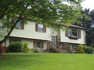 1 Elmwood Dr, Hackettstown, NJ 07840