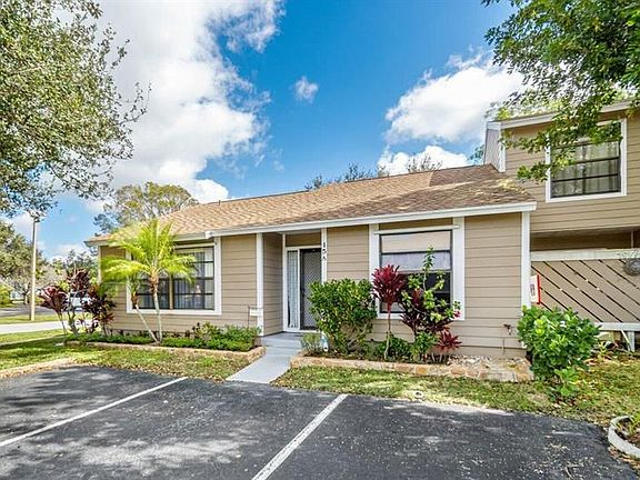 3rd image of 701 Stonewood Ct APT 15A