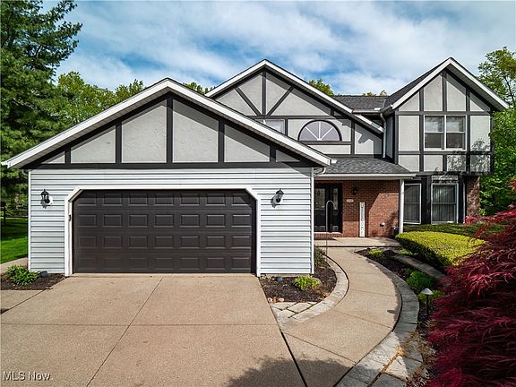 3rd image of 21428 Montclare Blvd
