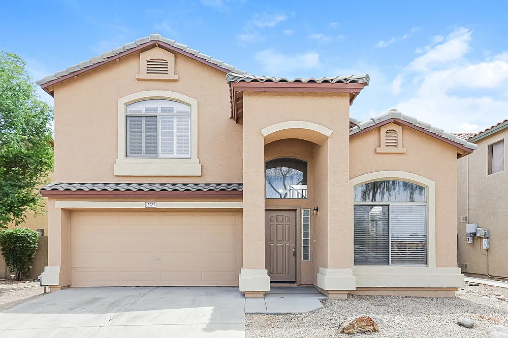 3 bed, 2.5 bath, 2024 sqft, $2,870 — Photo 1