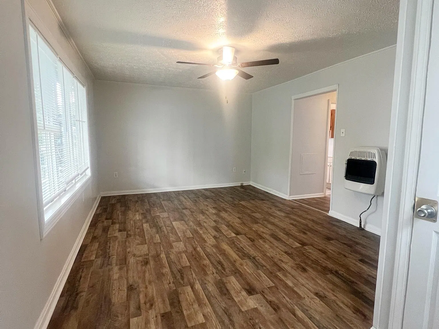 2 bed, 760 sqft, $865 — Photo 3